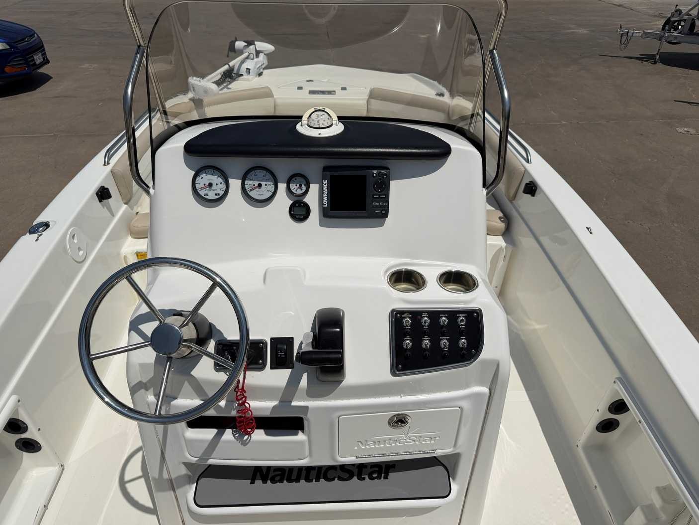 2016 NAUTIC STAR 211 COASTAL Other