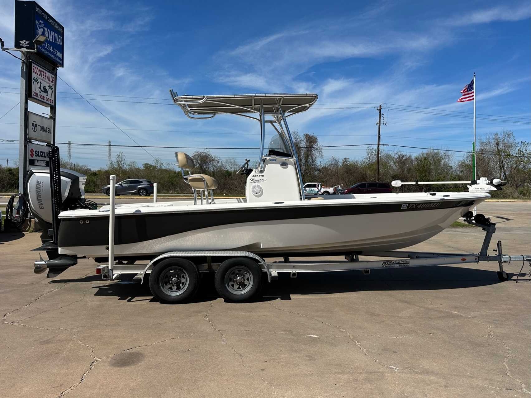 2019 NAUTIC STAR 227XTS Center Console