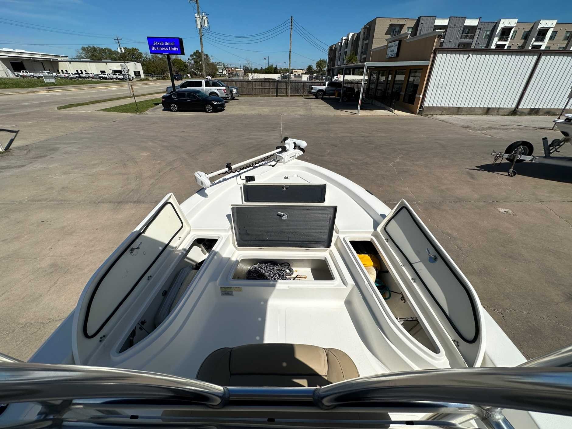2019 NAUTIC STAR 227XTS Center Console
