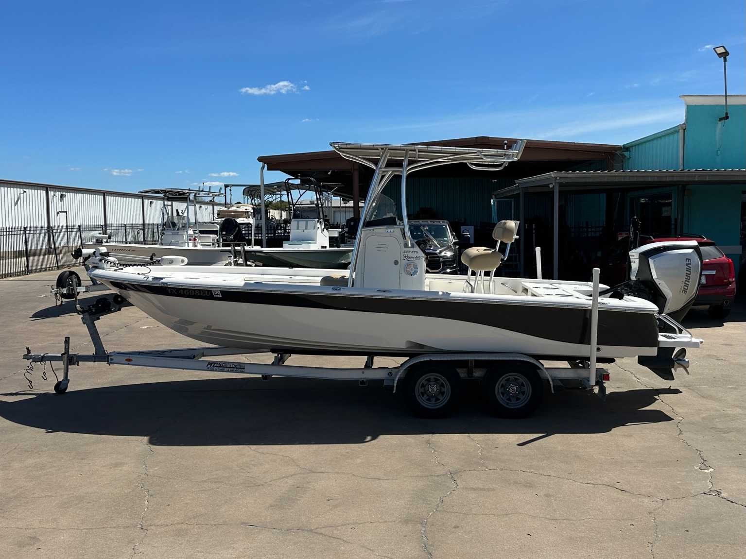 2019 NAUTIC STAR 227XTS Center Console