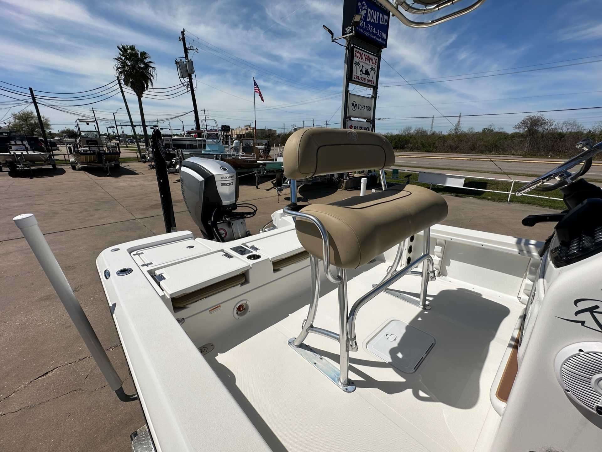 2019 NAUTIC STAR 227XTS Center Console