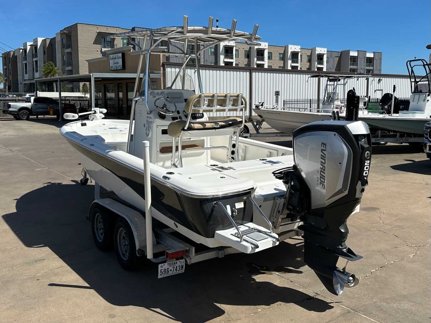 2019 NAUTIC STAR 227XTS Center Console