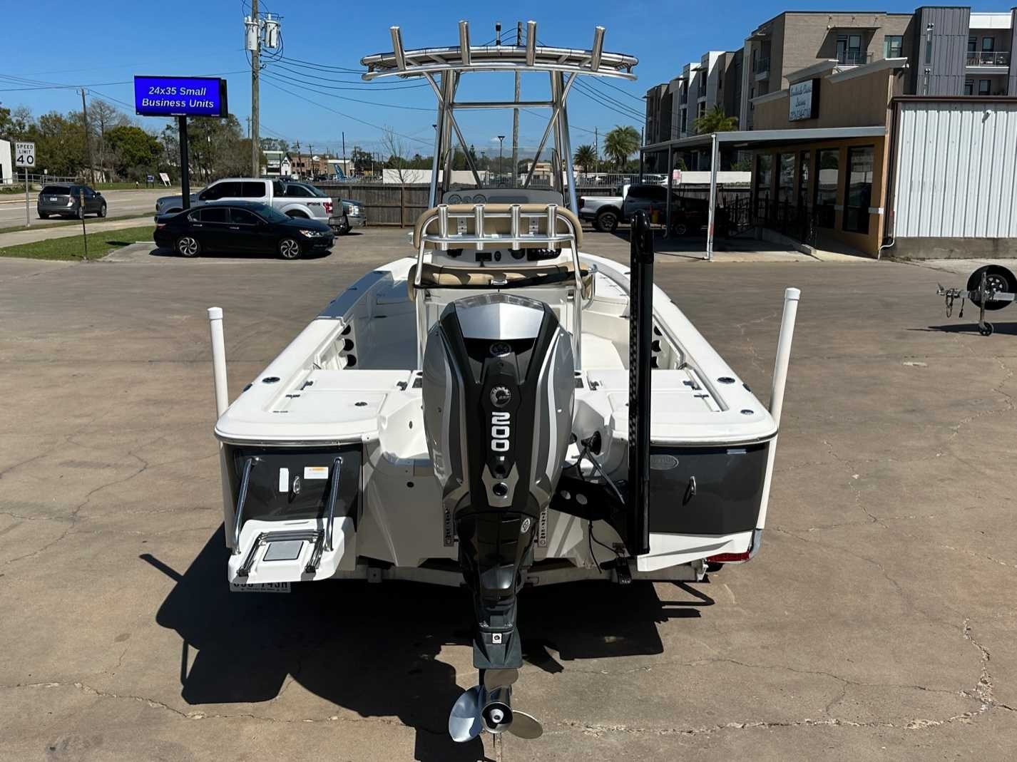 2019 NAUTIC STAR 227XTS Center Console