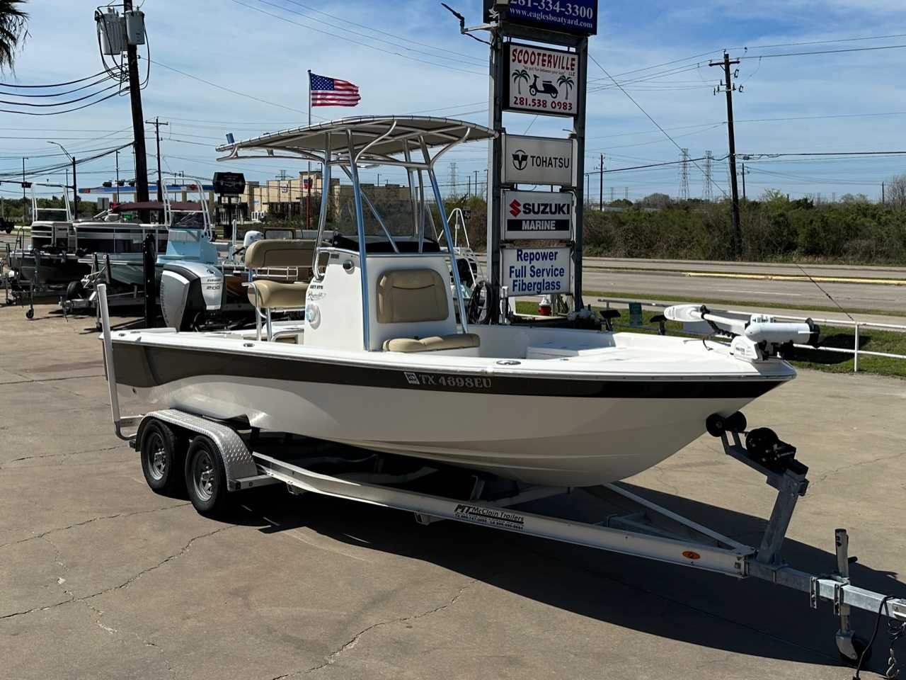 2019 NAUTIC STAR 227XTS Center Console