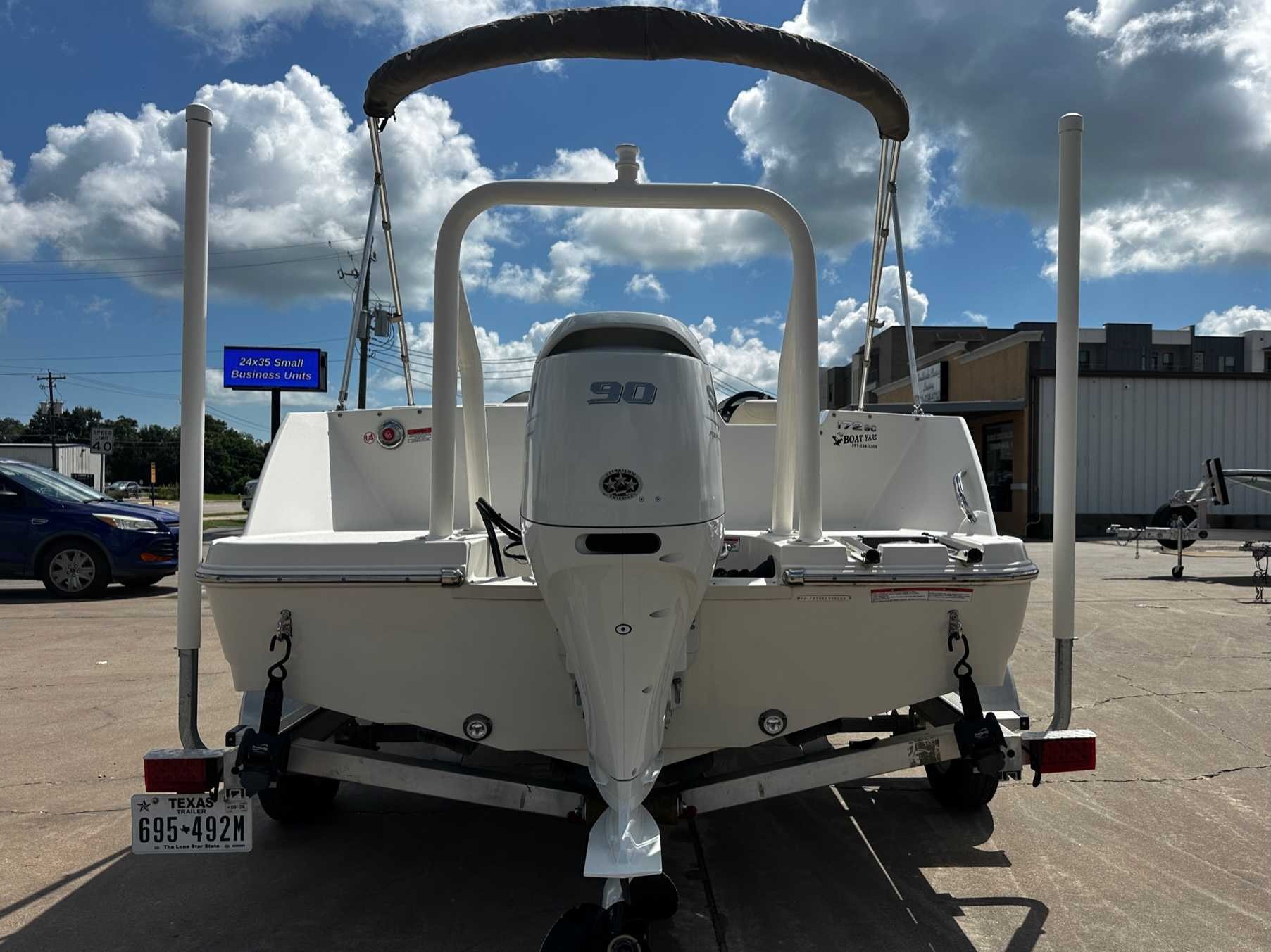 2022 Stingray 172SC Deck Boat
