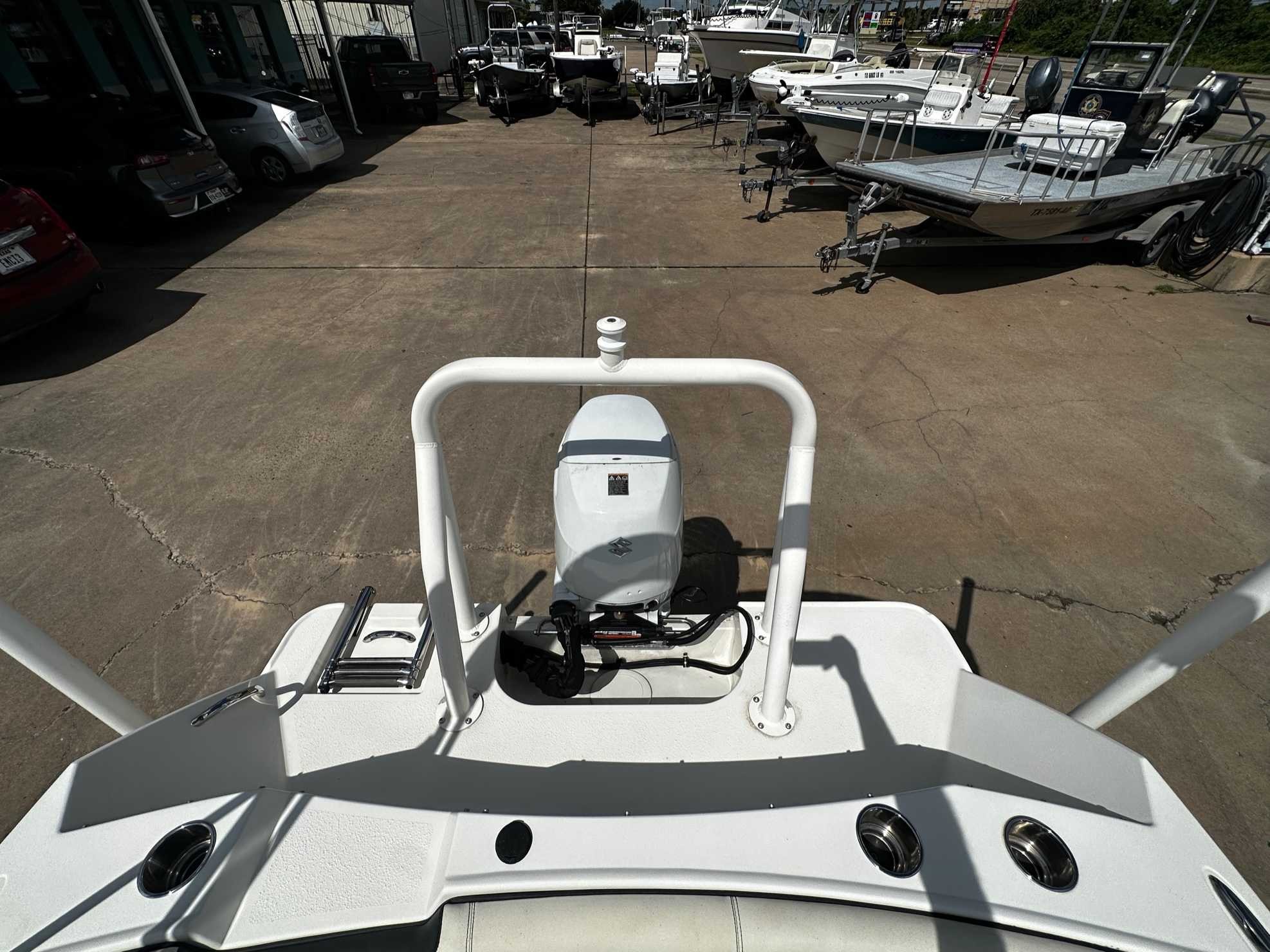 2022 Stingray 172SC Deck Boat