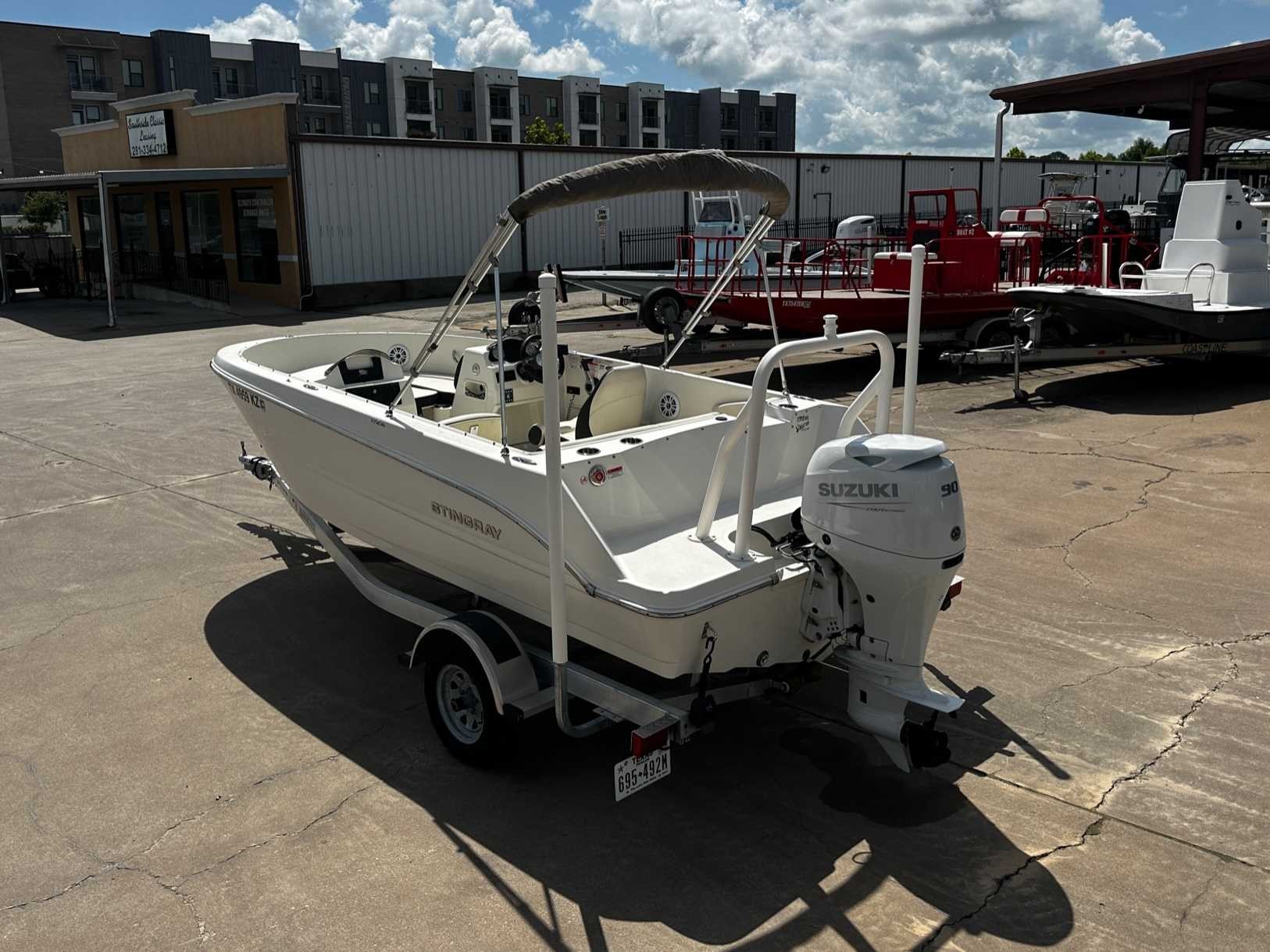 2022 Stingray 172SC Deck Boat