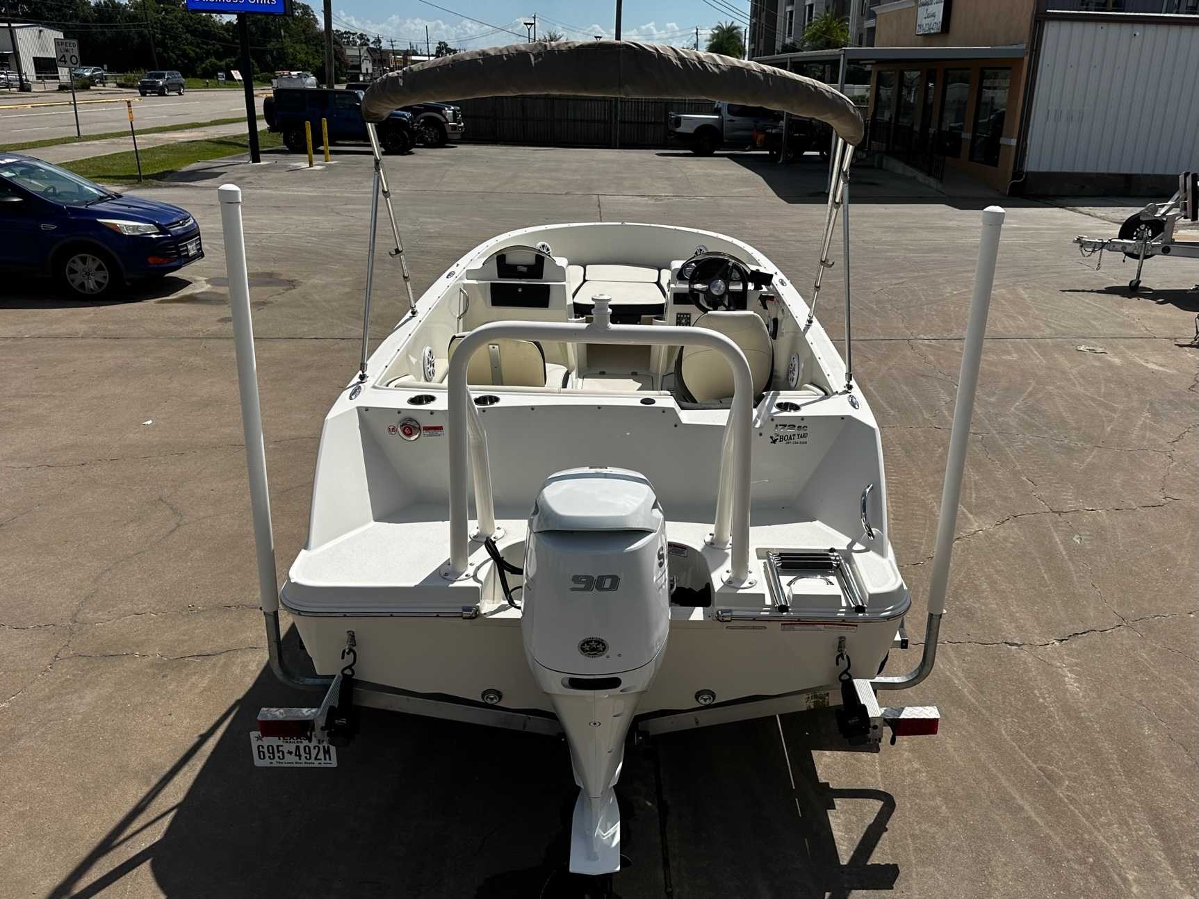 2022 Stingray 172SC Deck Boat