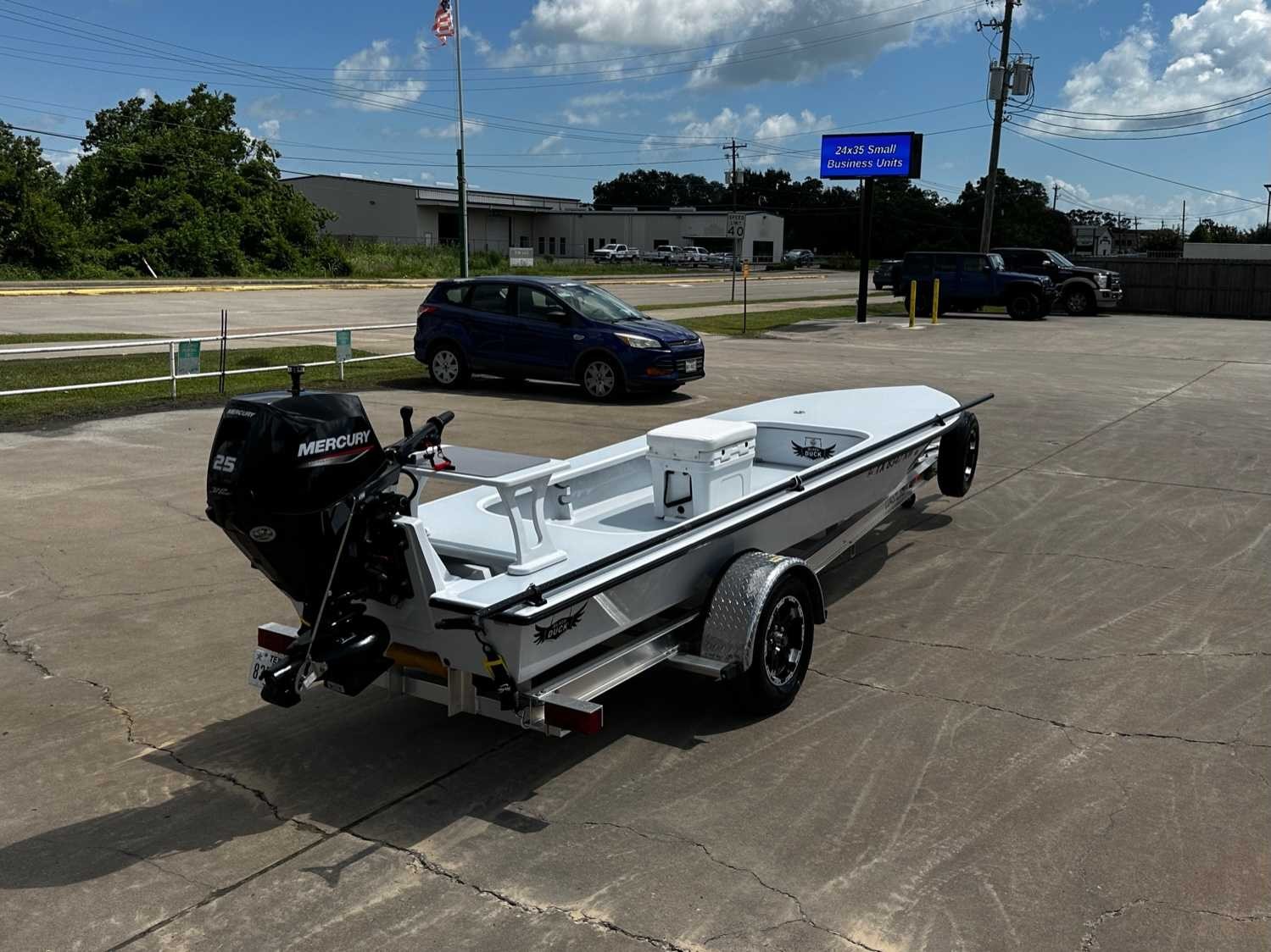 2024 BLACK DUCK Cromis 18 Flat/Skiff