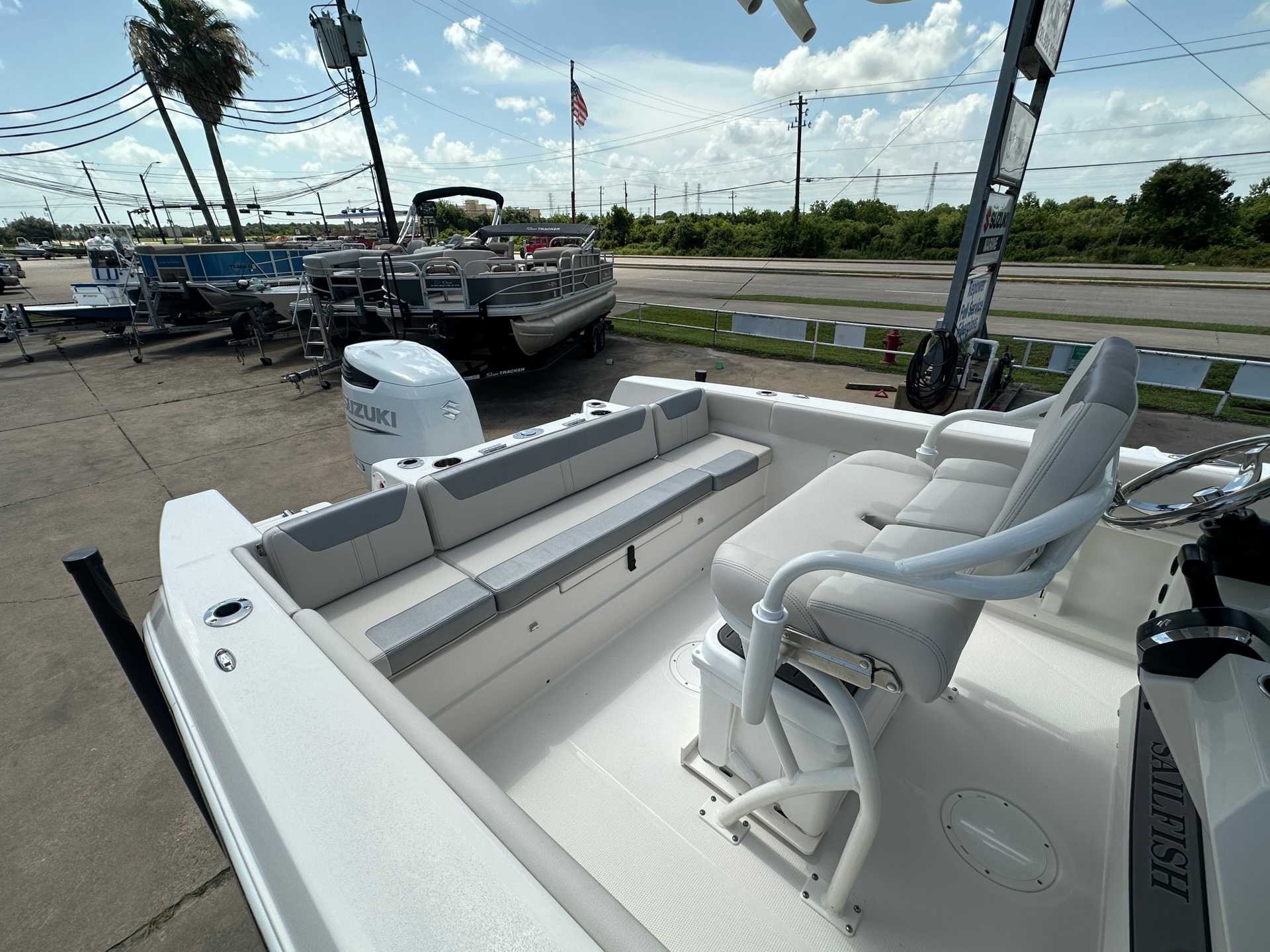 2026 Sailfish Boats 232CC Center Console