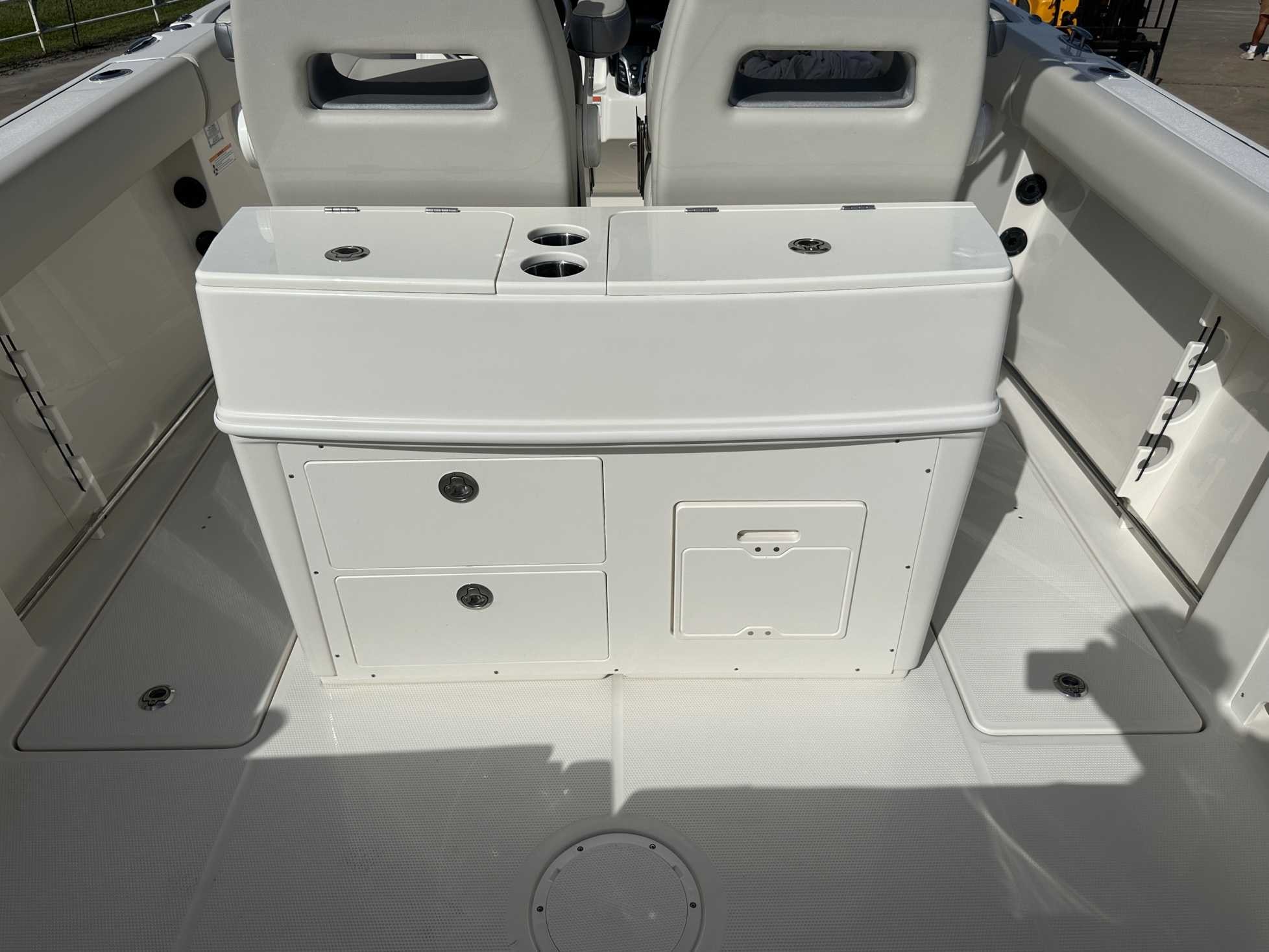 2026 Sailfish Boats 272CC Center Console