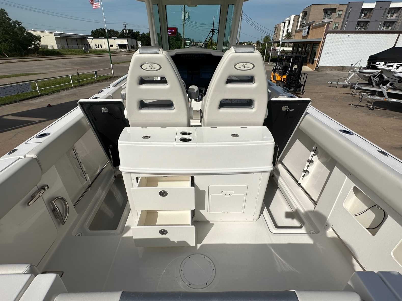 2026 Sailfish Boats 272CC Center Console