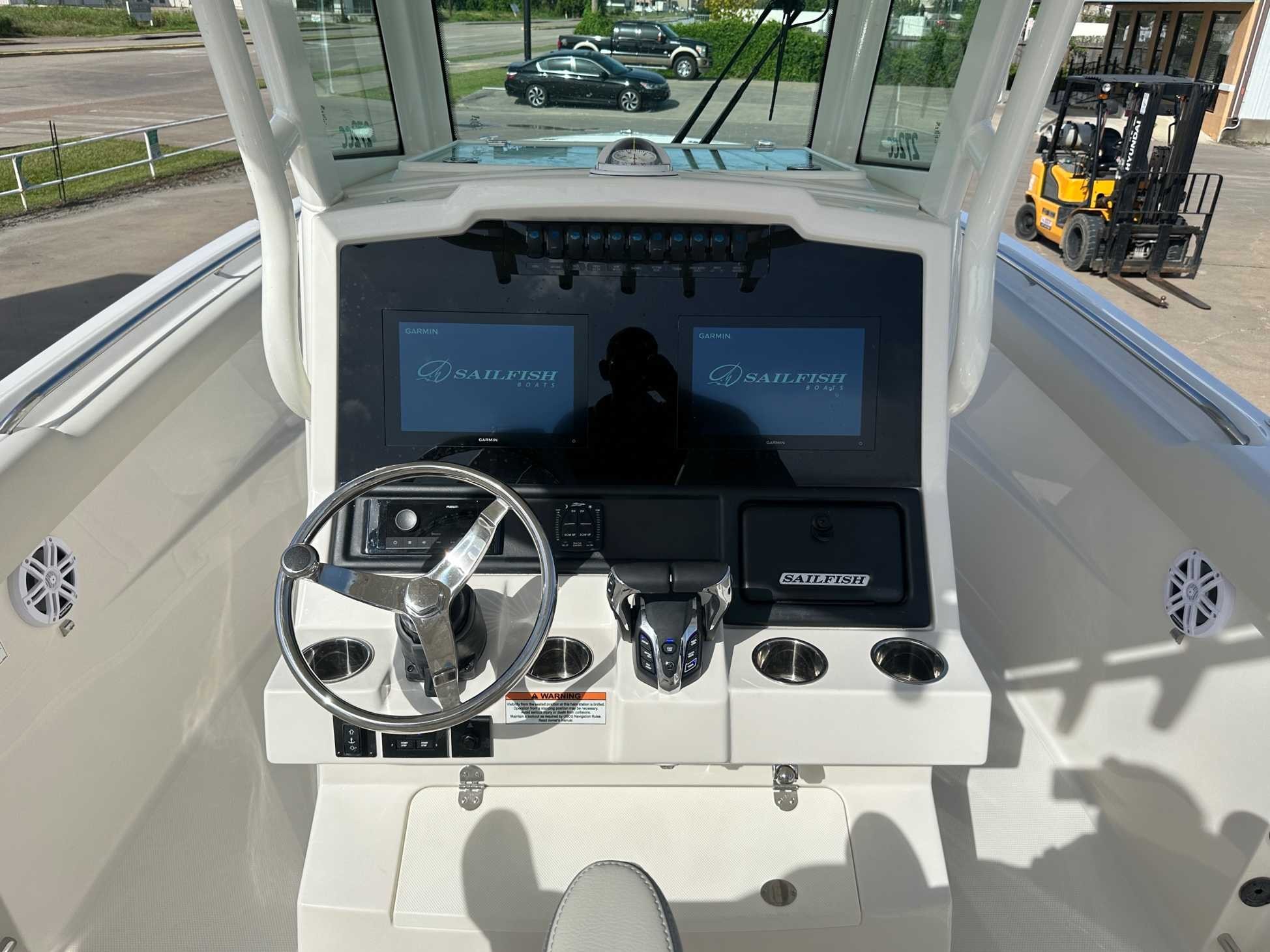 2026 Sailfish Boats 272CC Center Console